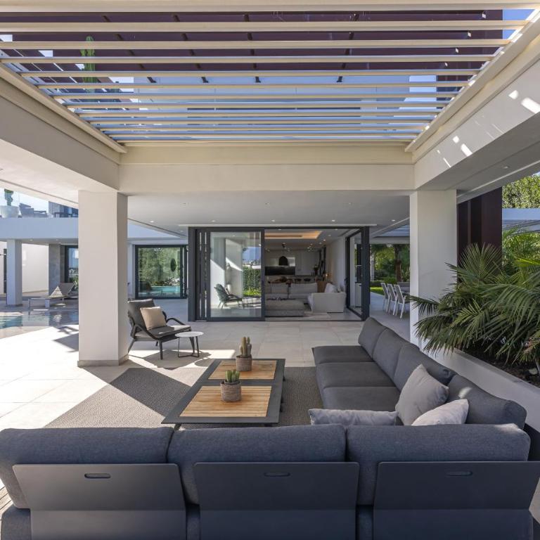 Luxury Five Bedroom Villa with Sea View - Villa - 13