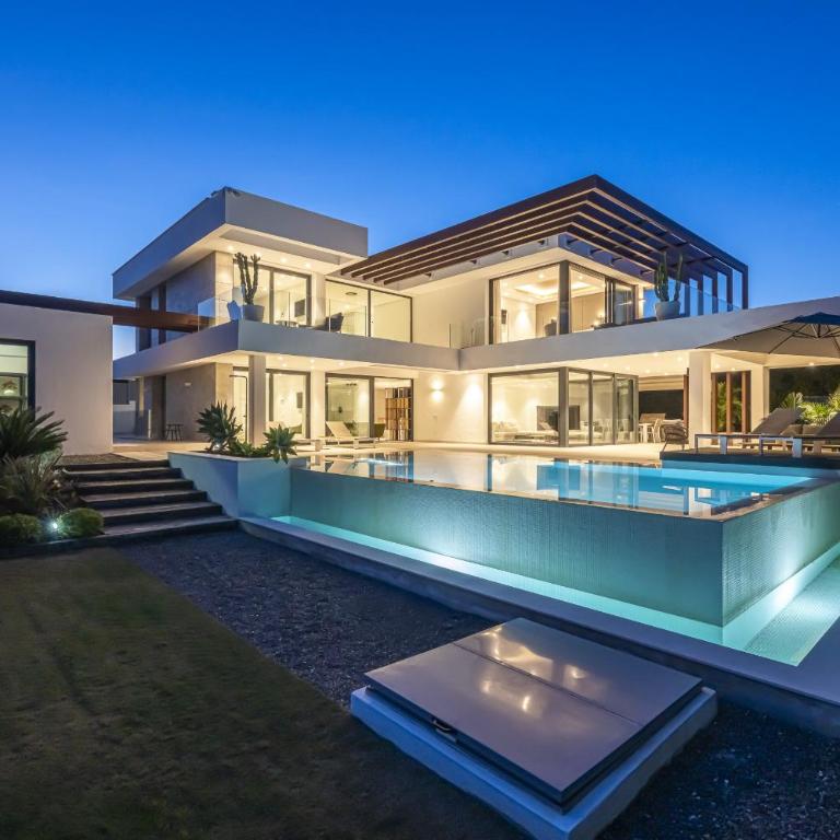 Luxury Five Bedroom Villa with Sea View - Villa - 49