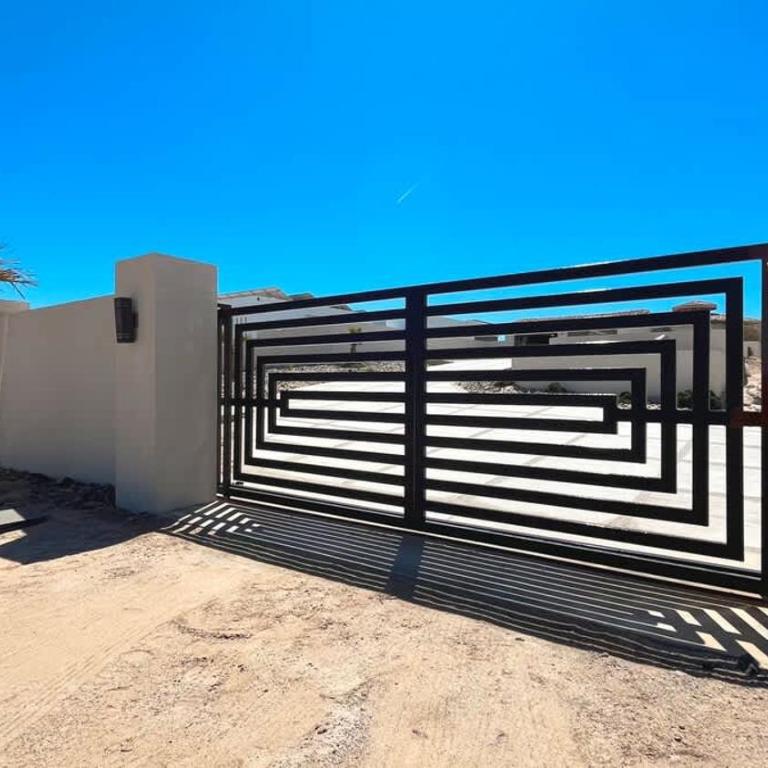 Spacious Family Beachfront Home The Beach House - Vacation Home - 13