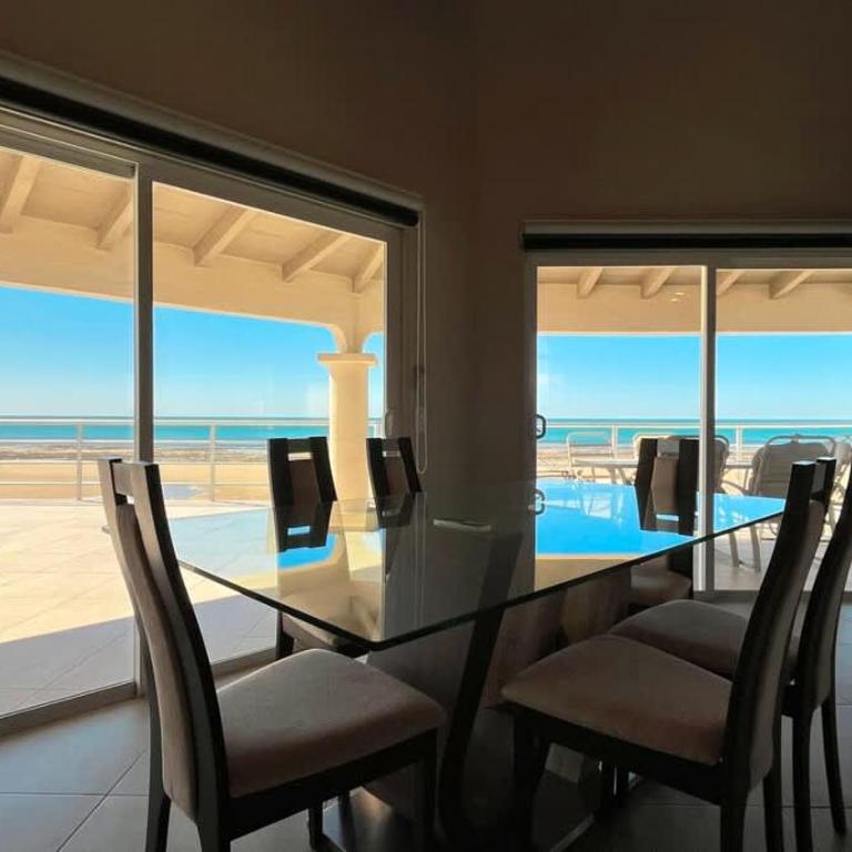 Spacious Family Beachfront Home The Beach House - Vacation Home - 19