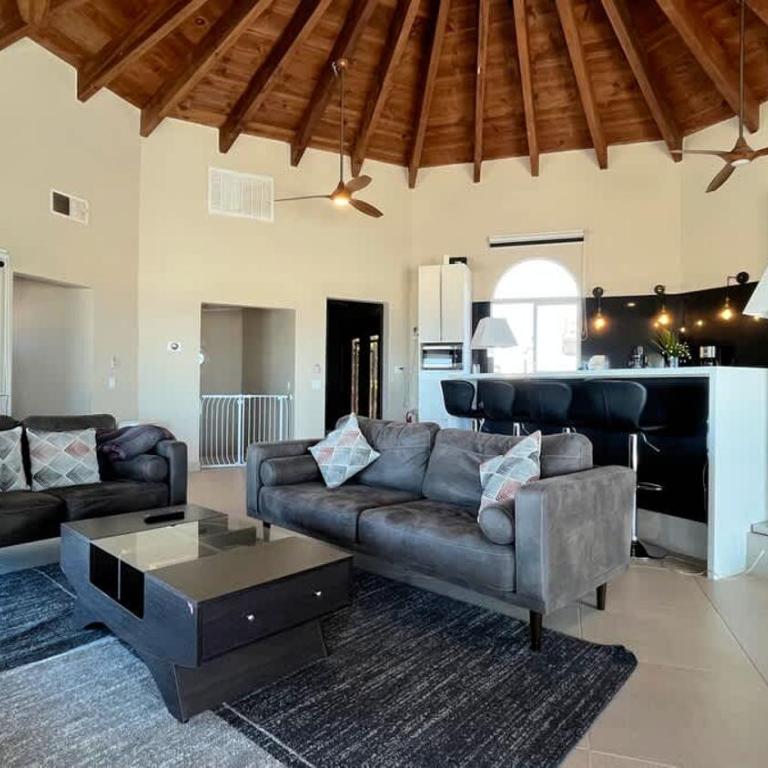 Spacious Family Beachfront Home The Beach House - Vacation Home - 23