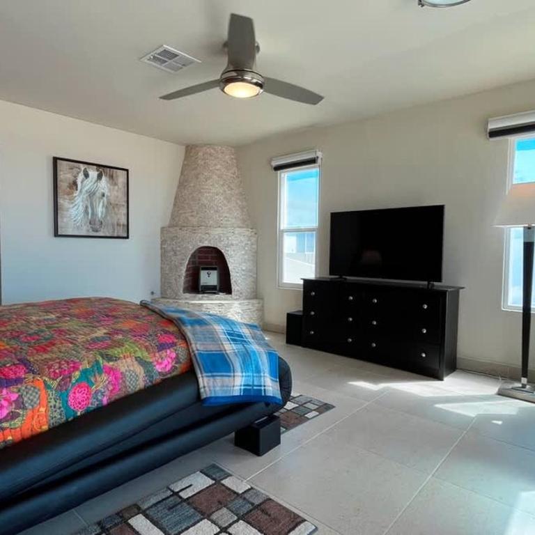 Spacious Family Beachfront Home The Beach House - Vacation Home - 27
