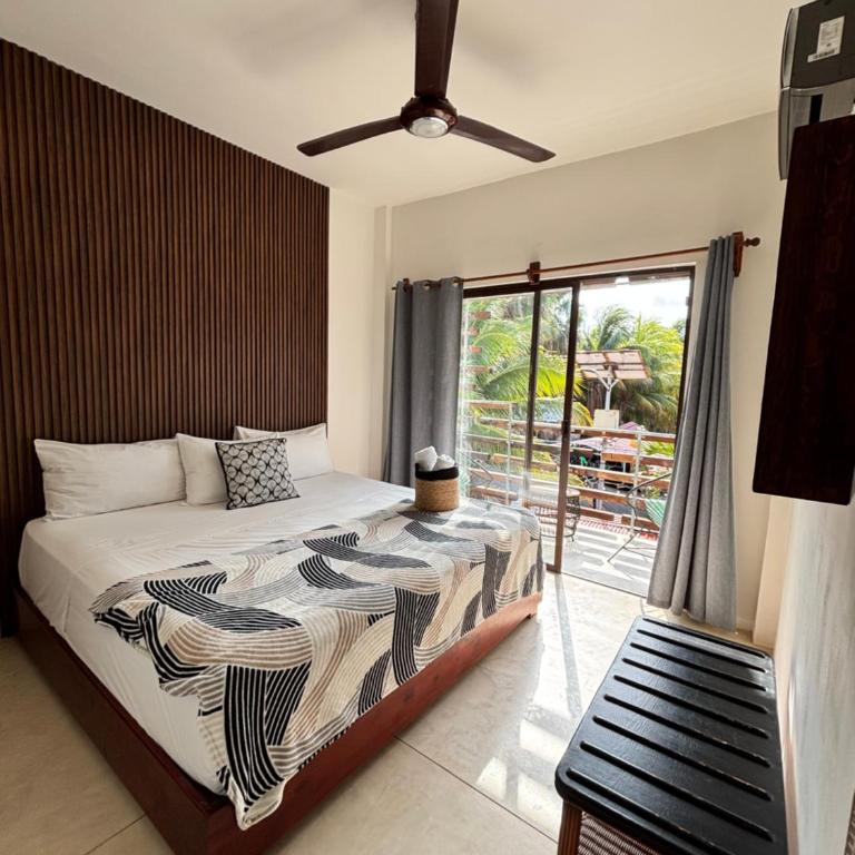 Hotel Mittoz Holbox - King Room with Balcony - 3