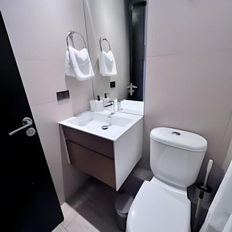 Studio Funcional - Terraza - Estoril CLC - One-Bedroom Apartment - 23