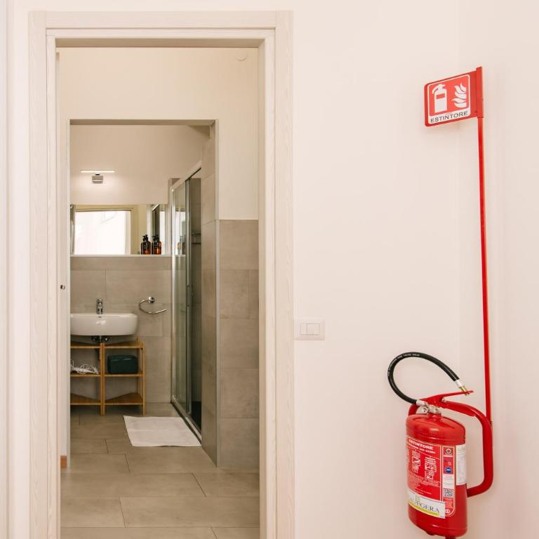 Sciesa Guest House - Camera Matrimoniale con Bagno Privato Esterno - 28