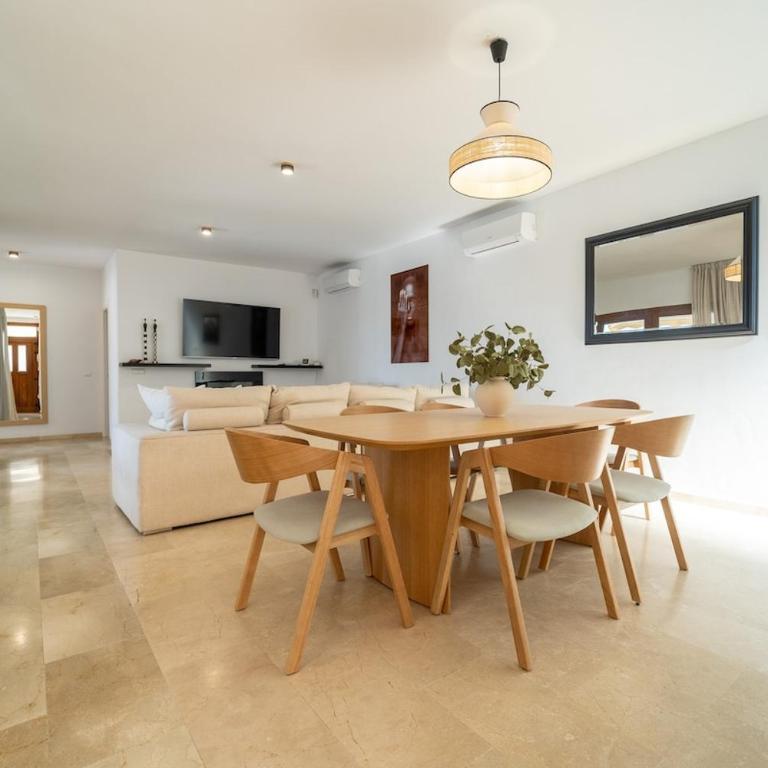 Beach Town Villa, Private Pool, Playa at 300 m - Villa - 13