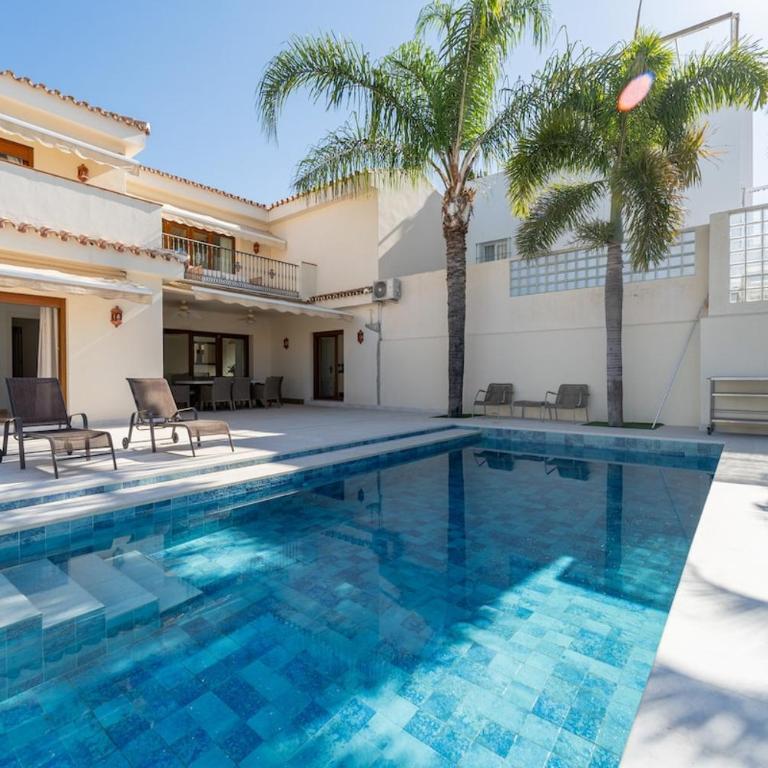 Beach Town Villa, Private Pool, Playa at 300 m - Villa - 26