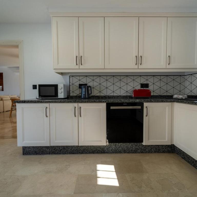Beach Town Villa, Private Pool, Playa at 300 m - Villa - 39