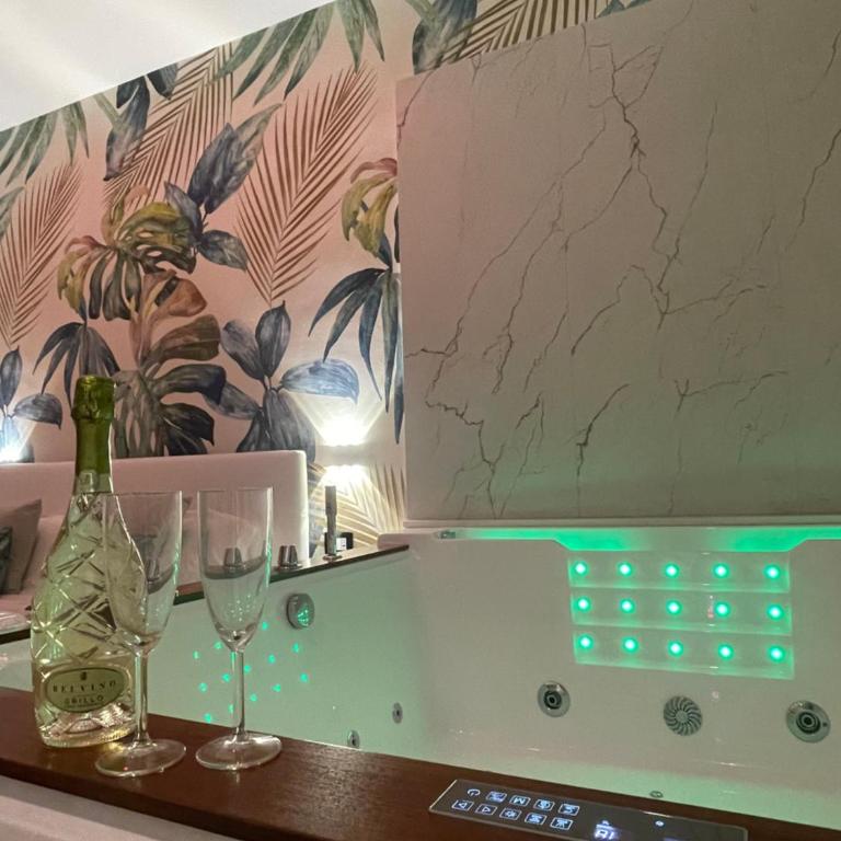 Suite Del Borgo - Deluxe Suite with Spa Bath - 10