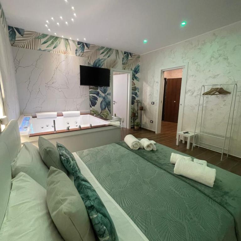 Suite Del Borgo - Deluxe Suite with Spa Bath - 9