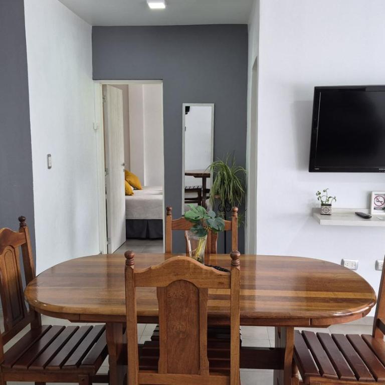 Cálido depto con Vistas,Cochera y Wifi cerca del centro - Apartamento - Planta baja - 10