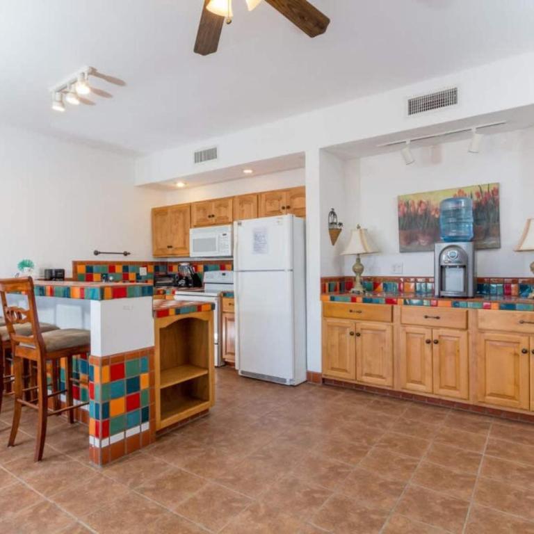 Spacious and Traditional Home Villa Hermosa I - Apartment - 15