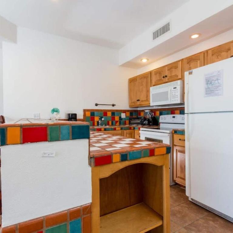 Spacious and Traditional Home Villa Hermosa I - Apartment - 16