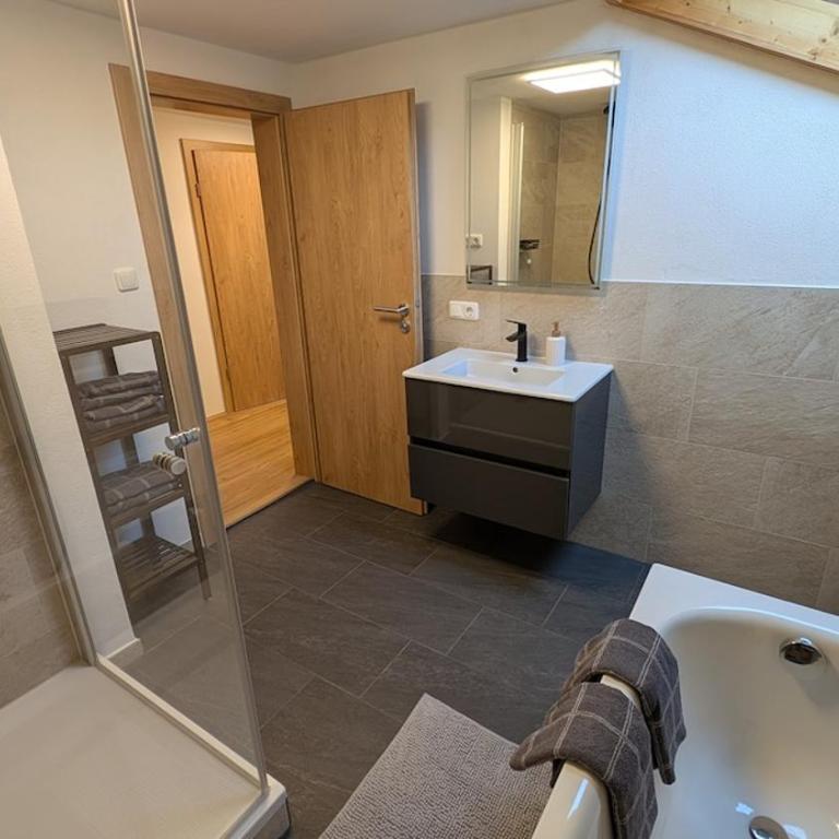 Moderne Dachgeschoß Wohnung im MittenwalderZentrum - Appartement 2 Chambres - 5
