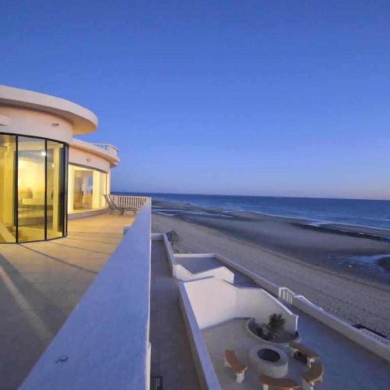 Spacious Family Beachfront Home Villa Dei Sogni - Apartamento - 2