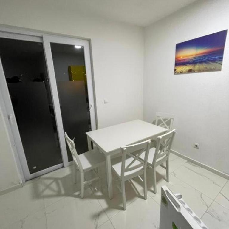 Apartments Emy - Apartman s 1 Spavaćom Sobom i Balkonom - 5