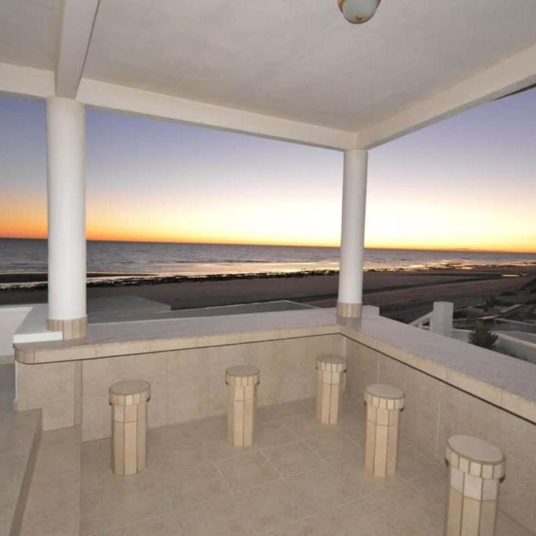 Spacious Family Beachfront Home Villa Dei Sogni - Apartamento - 47