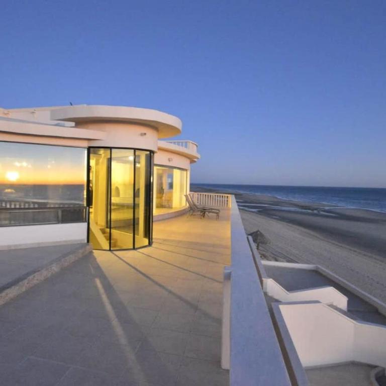 Spacious Family Beachfront Home Villa Dei Sogni - Apartamento - 50