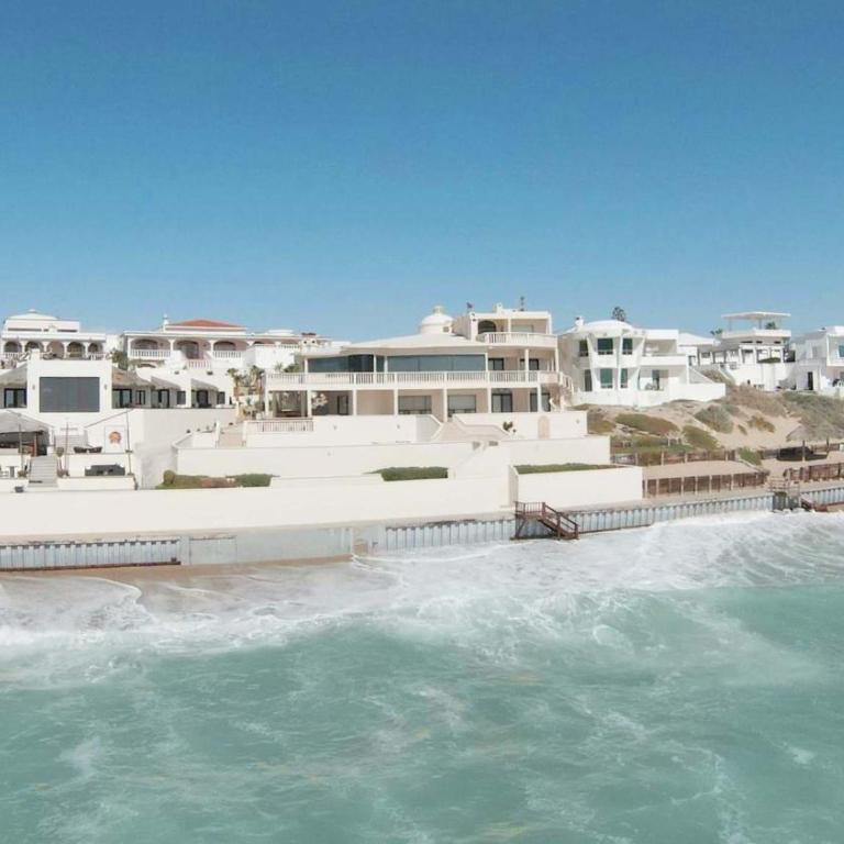 Spacious Family Beachfront Home Villa Dei Sogni - Apartamento - 54
