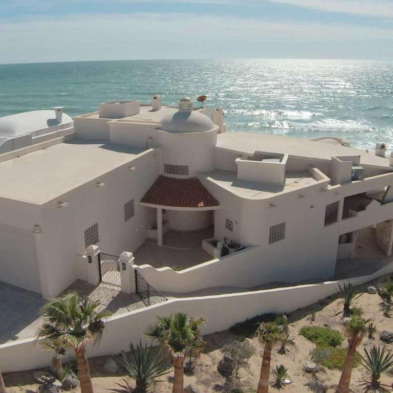Spacious Family Beachfront Home Villa Dei Sogni - Apartamento - 55
