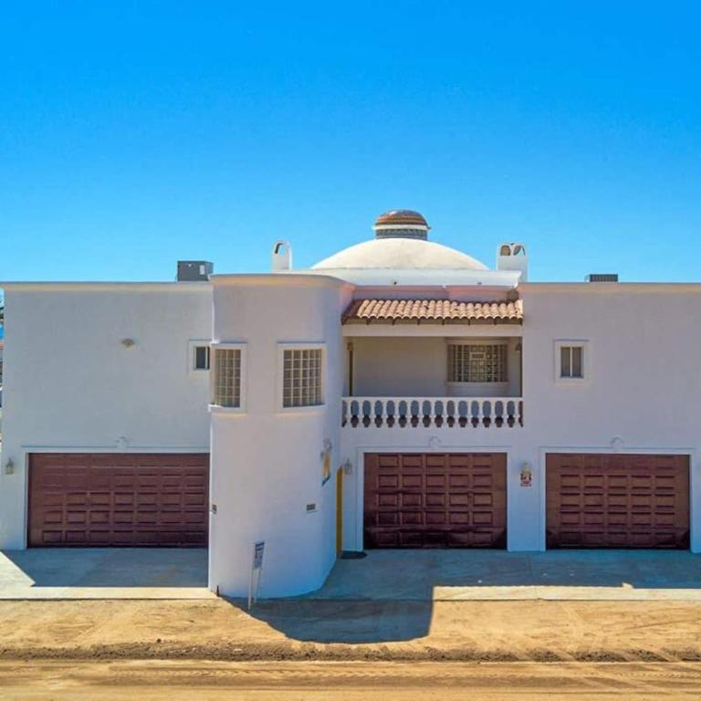 Spacious and Secluded Home Villa Hermosa II - Apartment - 3