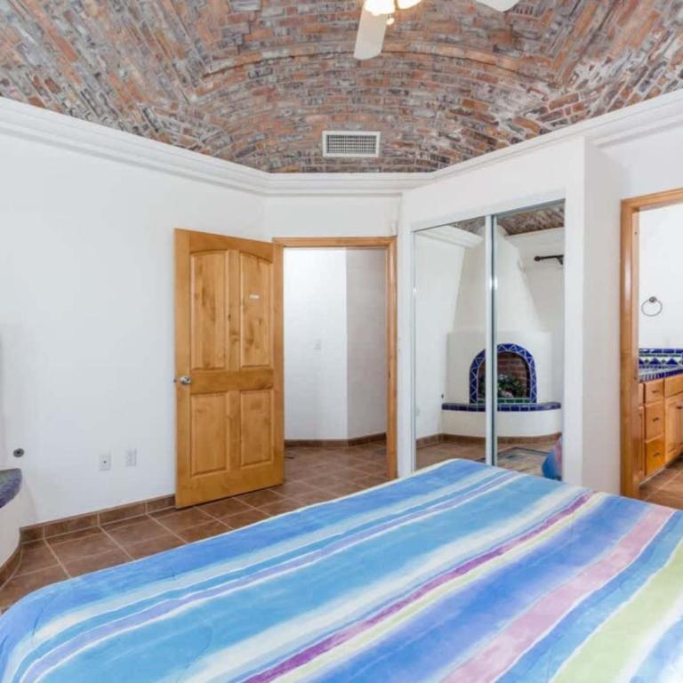 Spacious and Secluded Home Villa Hermosa II - Apartment - 9