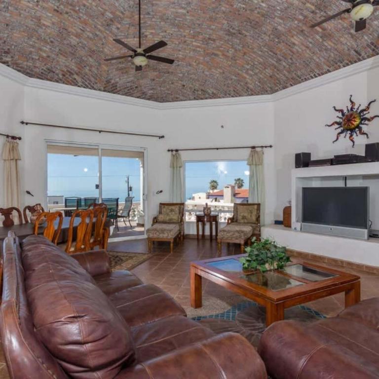Spacious and Secluded Home Villa Hermosa II - Apartment - 21