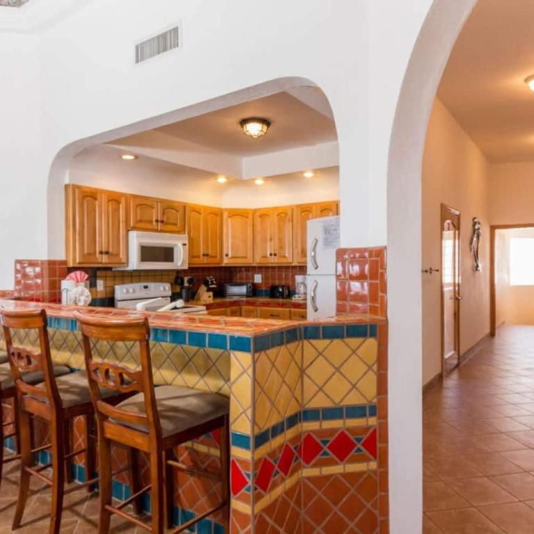 Spacious and Secluded Home Villa Hermosa II - Apartment - 26