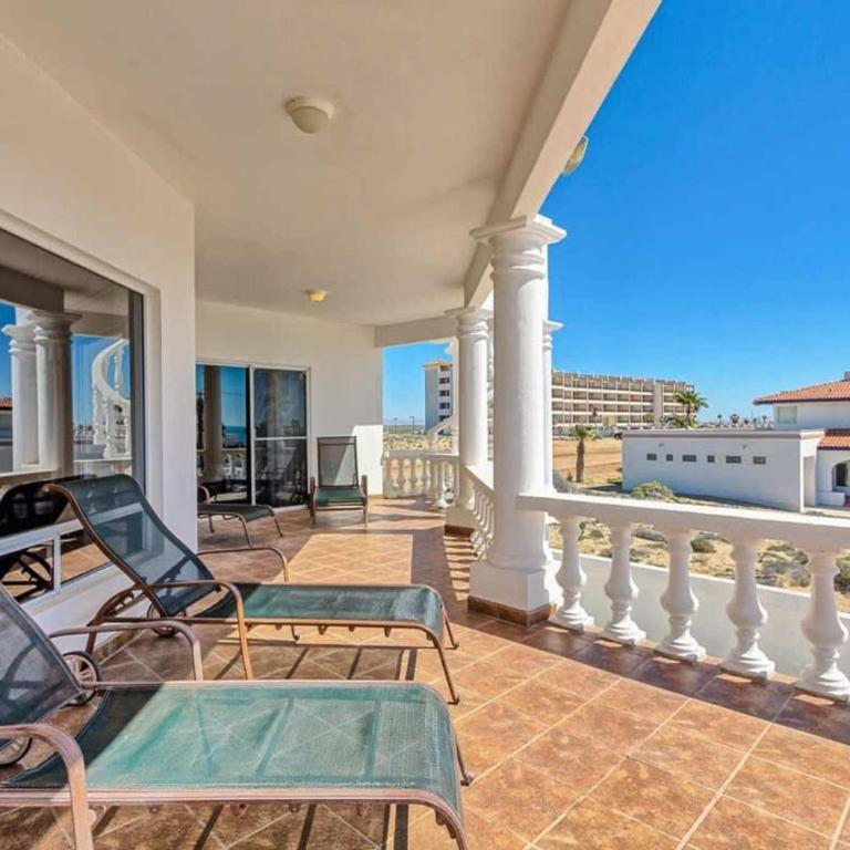 Spacious and Secluded Home Villa Hermosa II - Apartment - 34