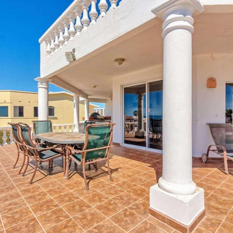 Spacious and Secluded Home Villa Hermosa II - Apartment - 35
