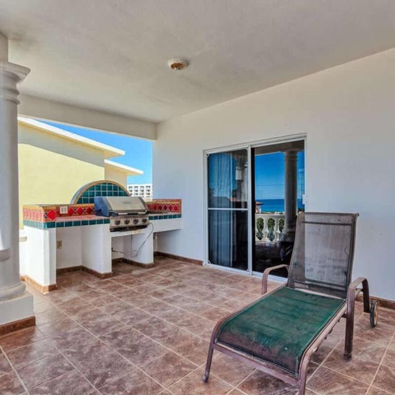 Spacious and Secluded Home Villa Hermosa II - Apartment - 36