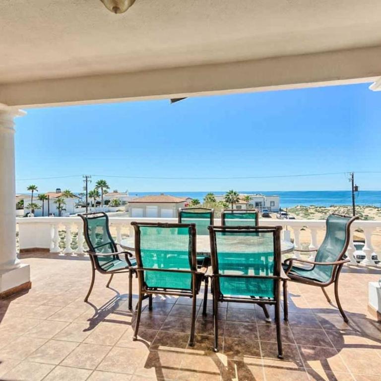 Spacious and Secluded Home Villa Hermosa II - Apartment - 40