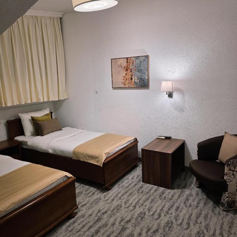 Hotel Garni Ideal - Comfort Quadruple Room - 3