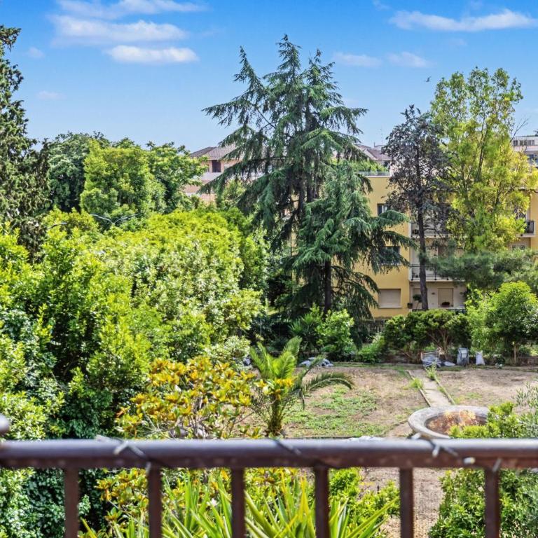 Vatican Green Oasis - Garden View Balcony & Full Kitchen - Appartamento con 2 Camere da Letto e Vista Giardino - 65