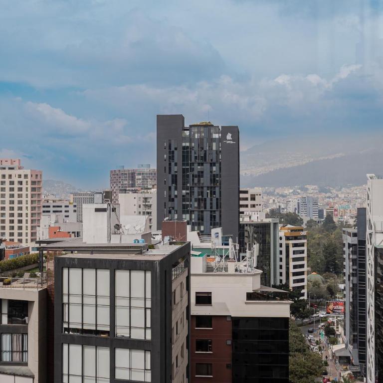 Suite de Lujo con vista en el corazón de Quito - One-Bedroom Apartment - 31