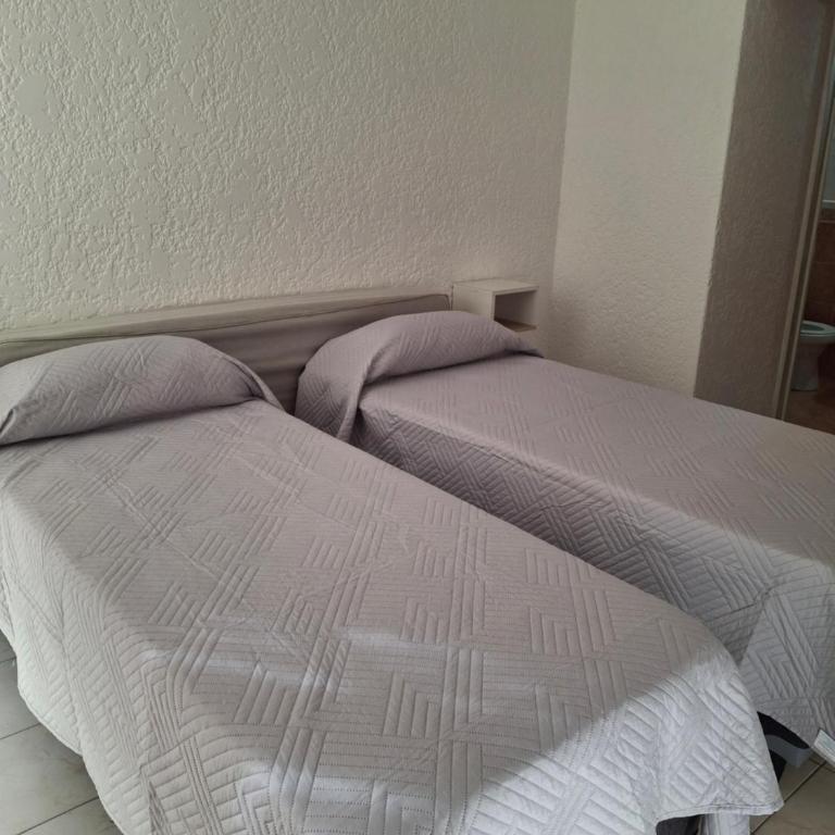 Departamento completo cerca de todo zona muy tranquila seguridad 24 horas - Apartamento de 1 dormitorio - 4
