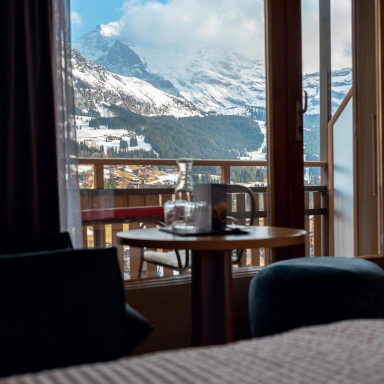 Hotel Jungfraublick - Compact Jungfrau View Double with Balcony - 2