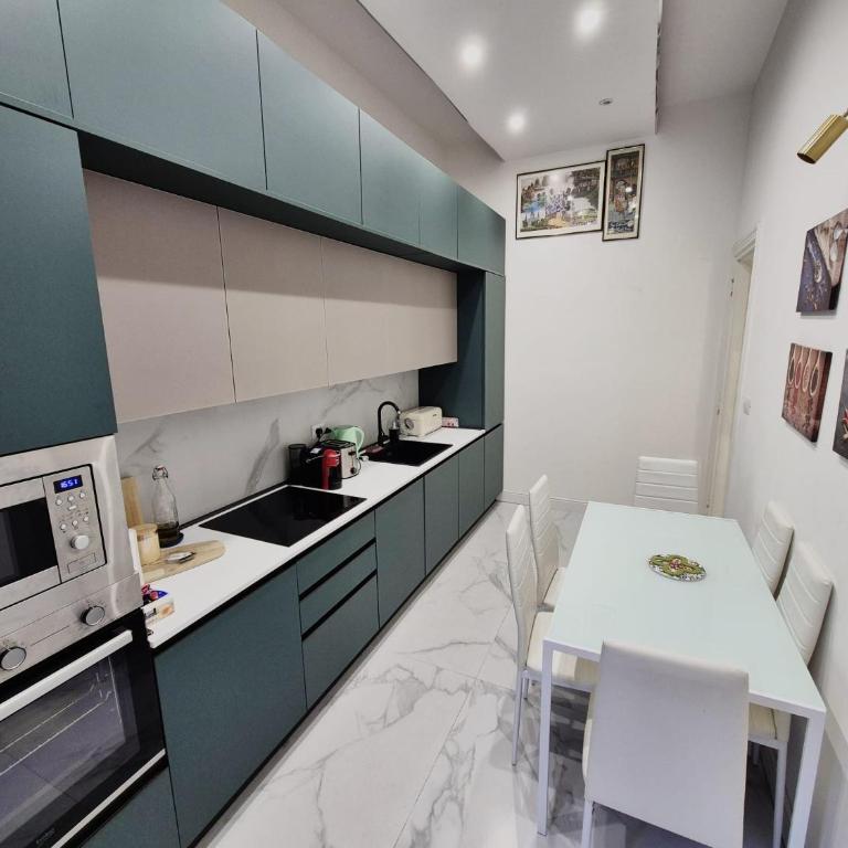 Colosseum Apartment, 3 bedrooms, 3 baths, large living room with a sofa bed, the apartment can accommodate 8 people - Appartamento con 3 Camere da Letto - 16