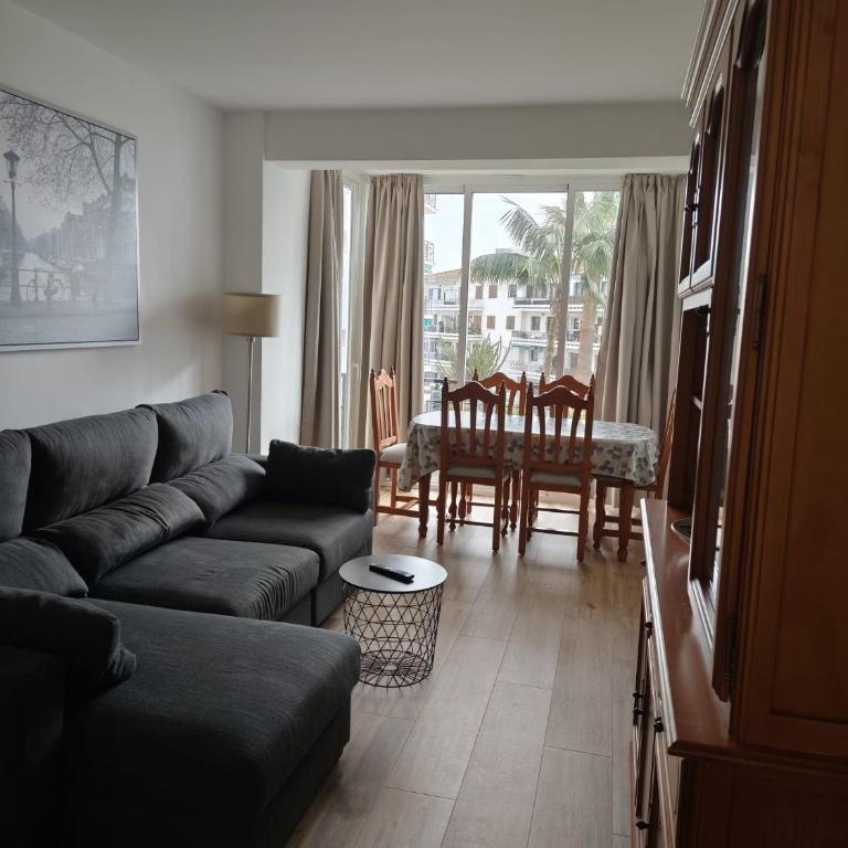 Blue Ocean Apartments - Deluxe Two-Bedroom Apartment with Garden View - 23