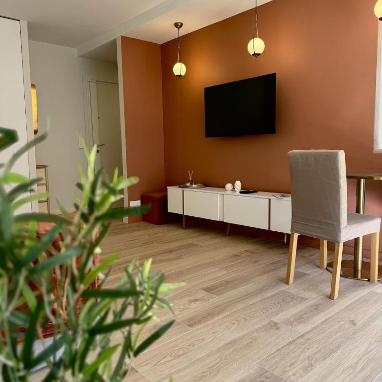 Elegance & comfort - Terrace and private garage - Apartment - 12