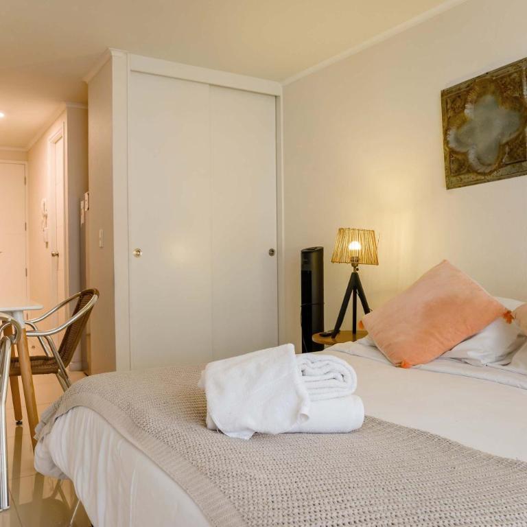 Modern Studio Prime Location near Santa Lucia - Studio - 1