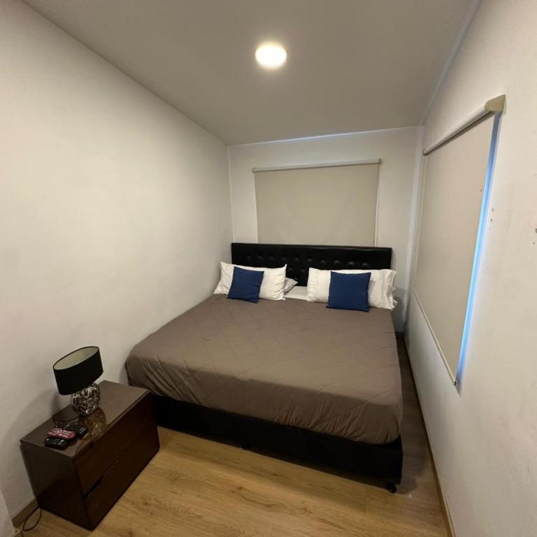 El Solar Casa Hotel - Habitación con cama extragrande y balcón - 1