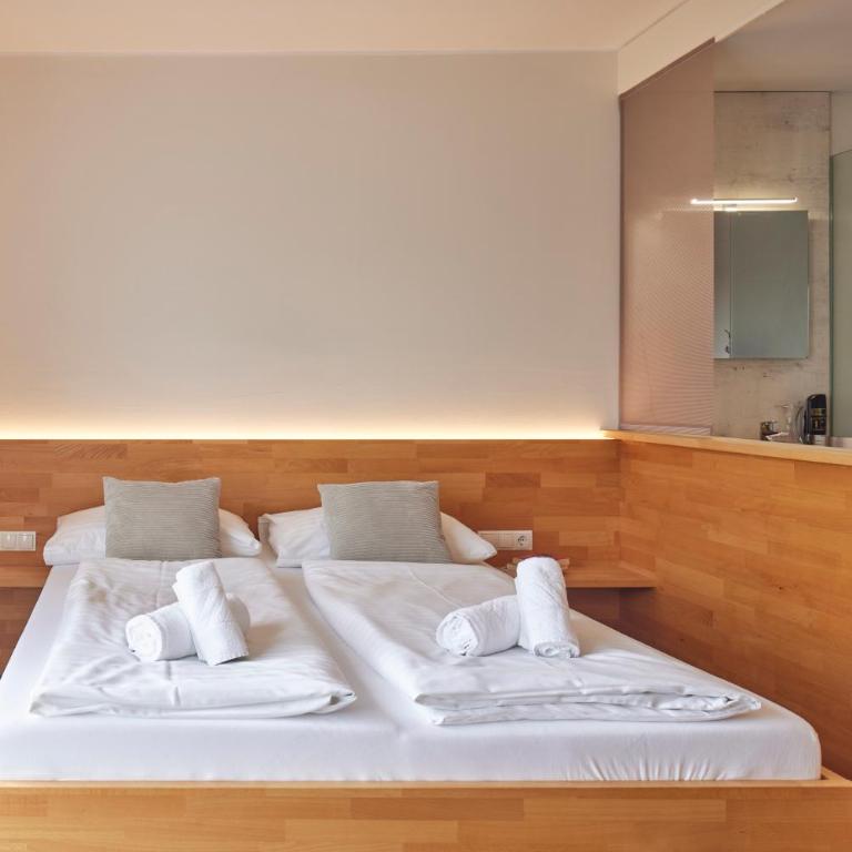 I AM HOTELS Graz-Seiersberg - Deluxe Doppelzimmer mit Balkon - 6