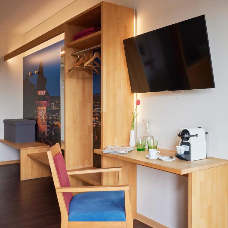 I AM HOTELS Graz-Seiersberg - Deluxe Doppelzimmer mit Balkon - 5
