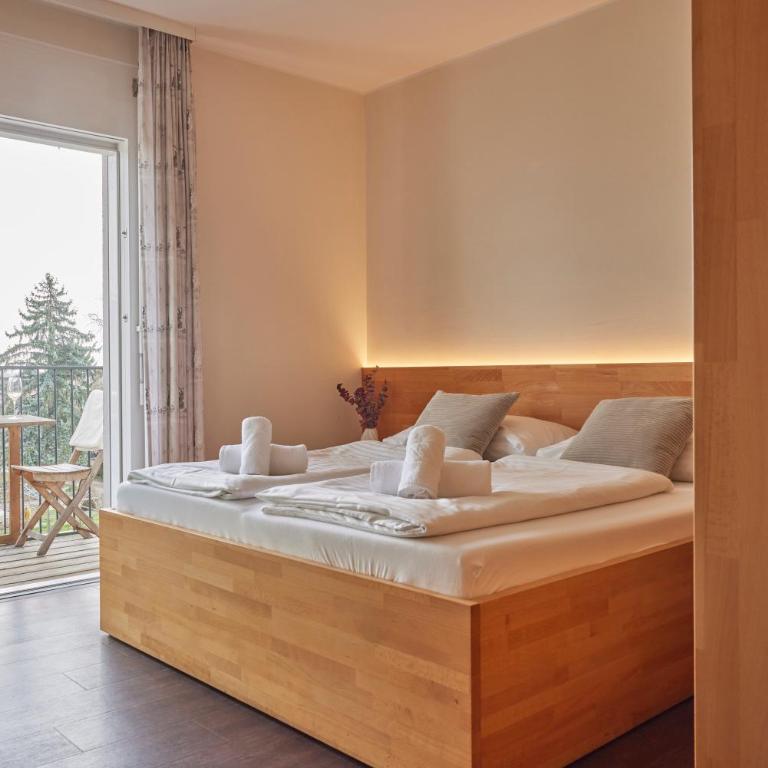 I AM HOTELS Graz-Seiersberg - Deluxe Doppelzimmer mit Balkon - 3