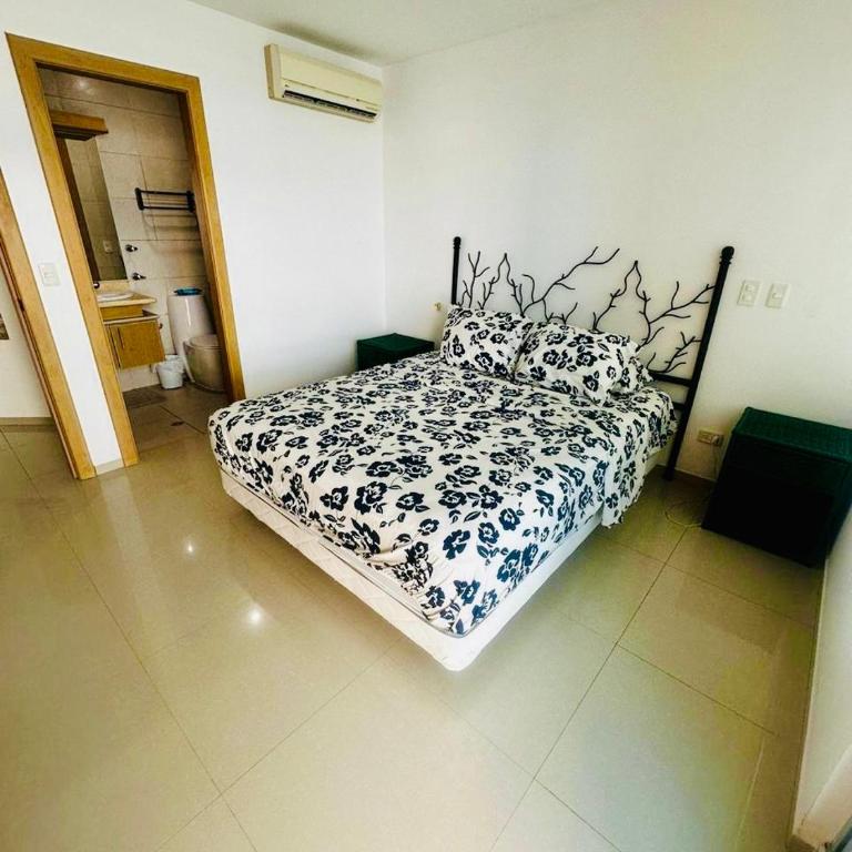 Diamond Beach Tonsupa - Three-Bedroom Apartment - 4