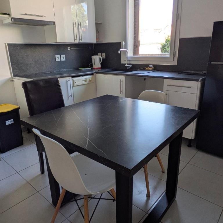 Non-smoking, Modern apartment with parking, close to the beach & train - Appartement 1 Chambre - 2