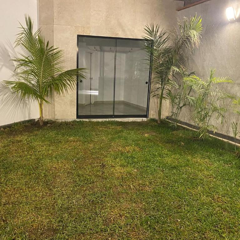 Pool house, garden, grill - Four-Bedroom House - 5