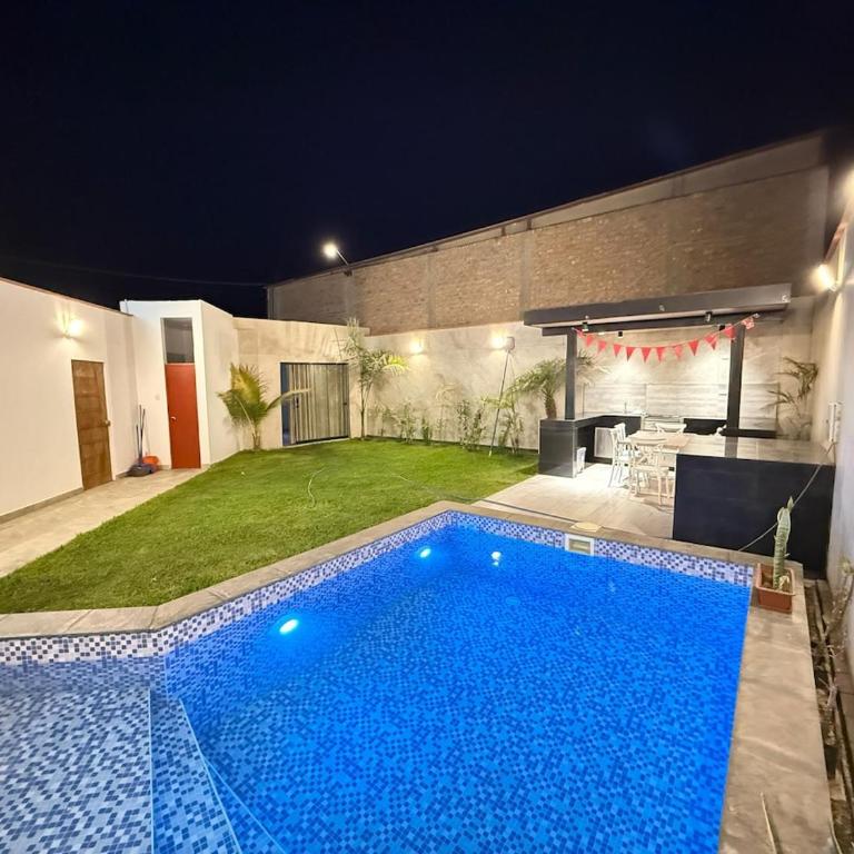 Pool house, garden, grill - Four-Bedroom House - 18