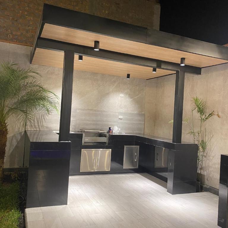 Pool house, garden, grill - Four-Bedroom House - 28